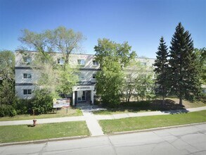 Building Photo - 30 Donwood Dr