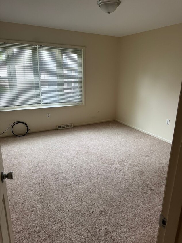 Primary Photo - 2 bedroom 1.5 bath townhome near Mercyhurs...