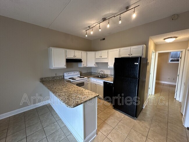 Building Photo - 420 W Jackson Blvd