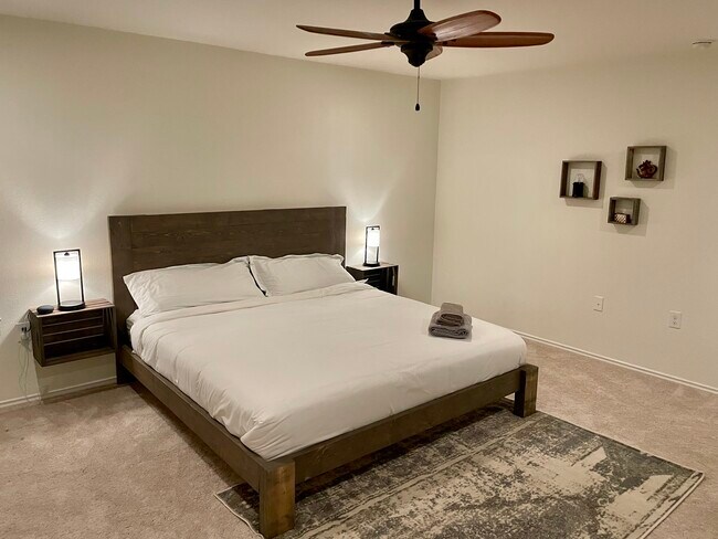 Master bed - 6609 Sunderland Trl