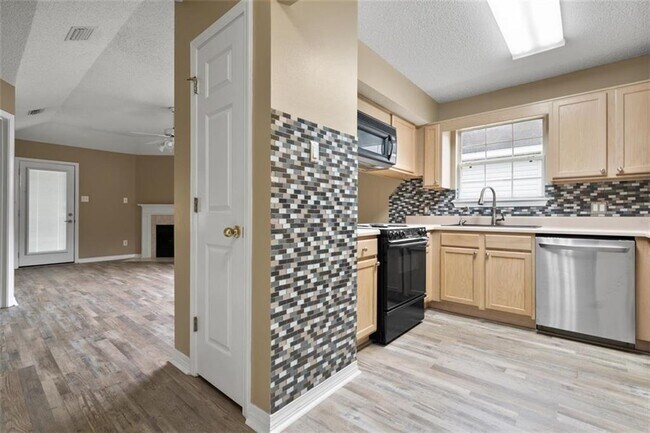 Foto del edificio - 668 Willow Pointe Dr