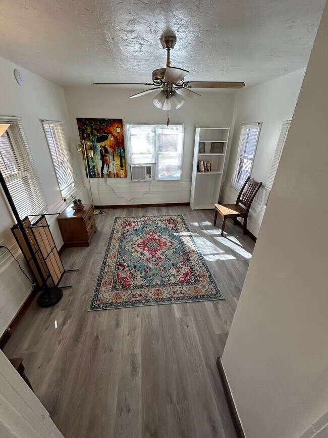 Curated visual reference: Picture Idea: River Loft Bungalows On Warren 9Th