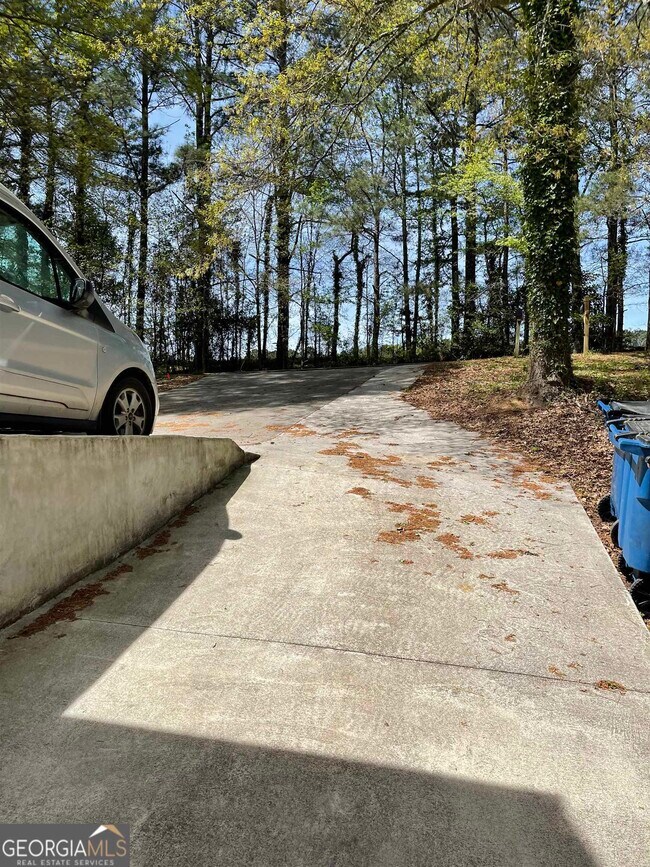 Building Photo - 107 Scatterfoot Dr