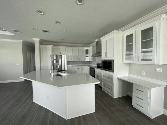 Building Photo - 3575 Vine Trl