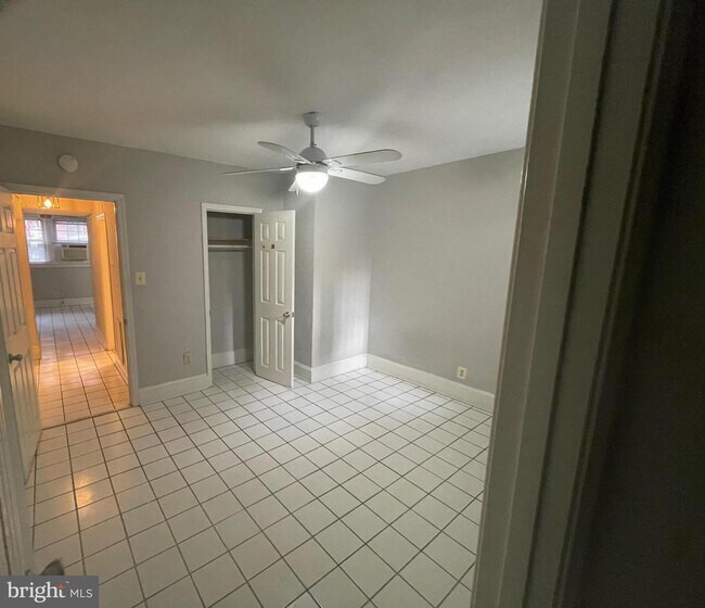 Foto del edificio - 1820 Swann St NW