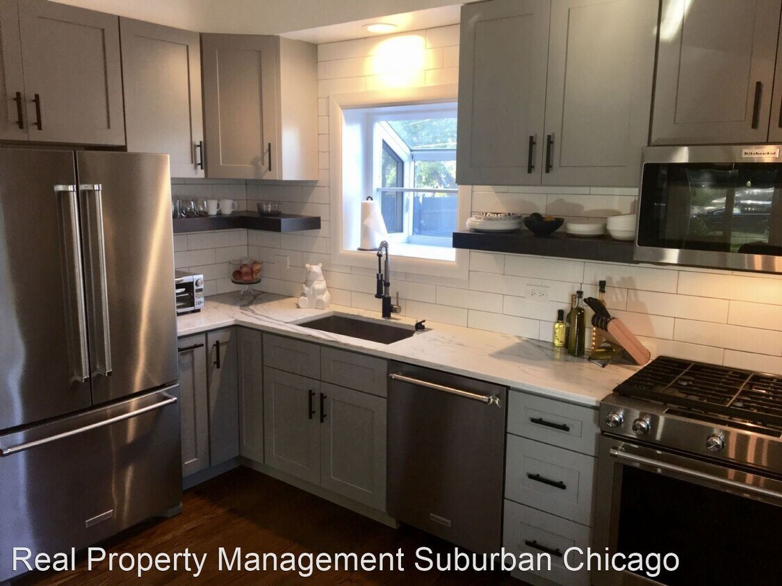 Primary Photo - 3 br, 2 bath House - 59 S Main St.