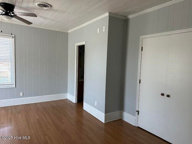 Building Photo - 211 Pamlico St