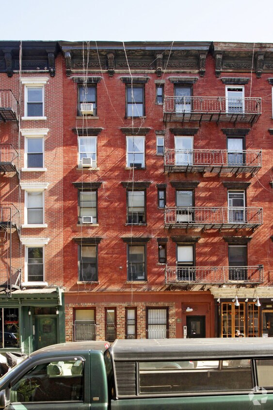 Building Photo - 509 E 5th St