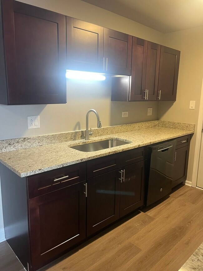 Foto del edificio - 10640 Brooks Ln