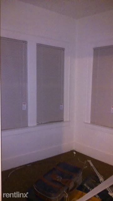 Building Photo - 3266 Pingree St