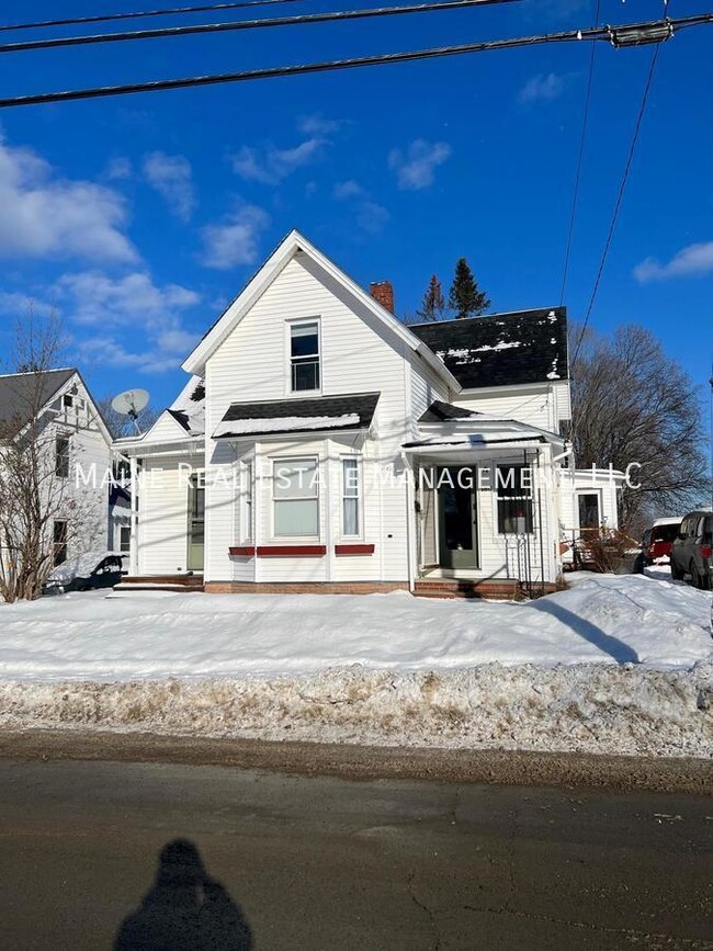 Building Photo - 180 Fourth St