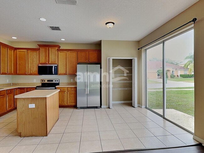 Foto del edificio - 1419 Hunterman Ln