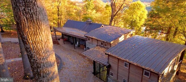 Foto del edificio - 11540 Springridge Rd