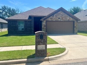 Building Photo - 1410 Lauren Ln