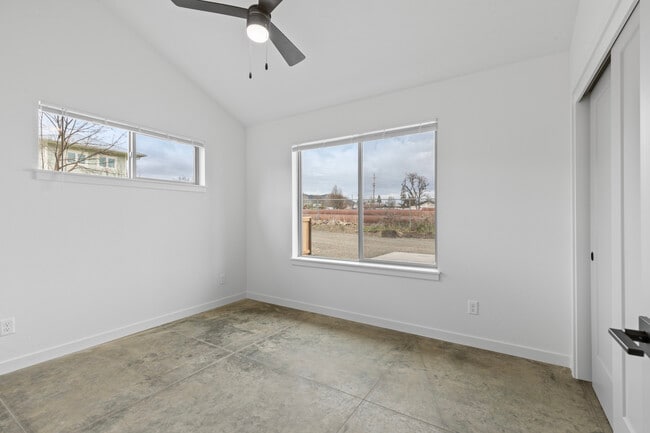 Building Photo - 109 Gangnes Dr