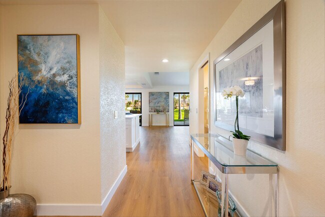 Foto del edificio - 54 Maximo Way