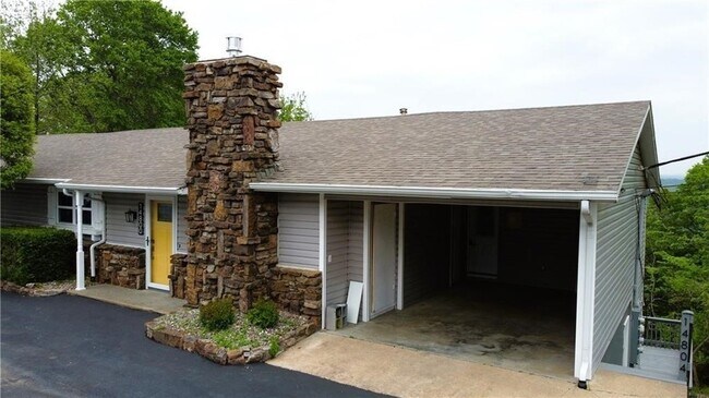 Building Photo - 14800 Dutchmans Drive