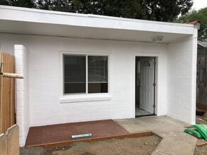 Building Photo - 1421 Florence Ln