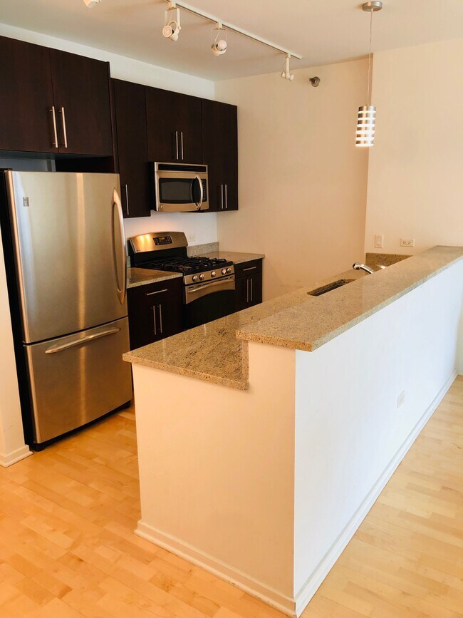 Foto del edificio - 125 S Green St