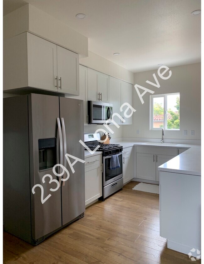 The Densmore Apartments for Rent with a Swimming Pool Long Beach, CA