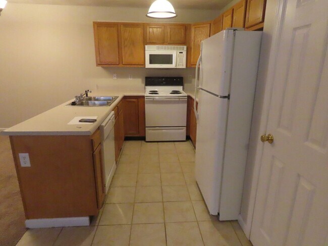Building Photo - 3 Bedroom, 2 Bath Duplex in Greensburg, IN