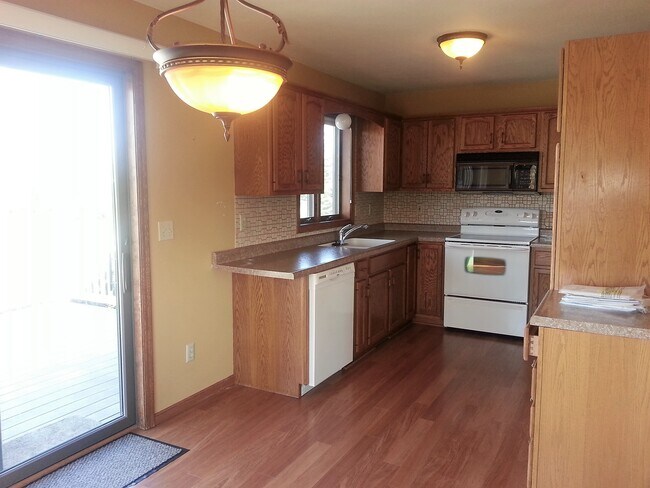 Building Photo - 502 Prairie Ln