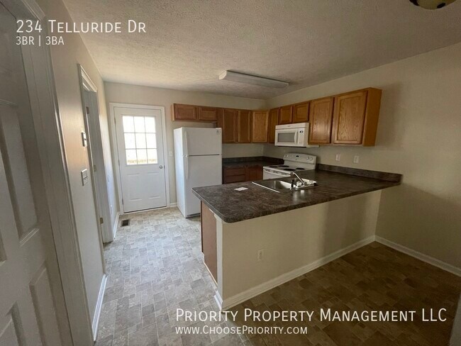 Foto del edificio - 3 Bdrm 2.5 Bath Towhnhome in Broadway, VA ...