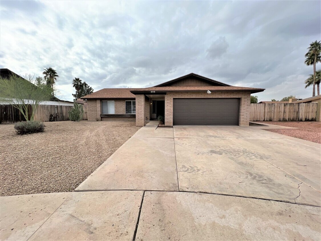 Primary Photo - 908 S Gentry Cir