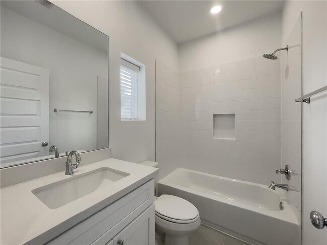 Building Photo - 7717 Westside Villas Ln