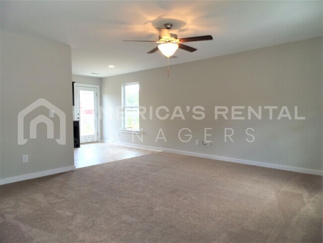 Building Photo - DEPOSIT PENDING!!! Home for Rent in Lincol...