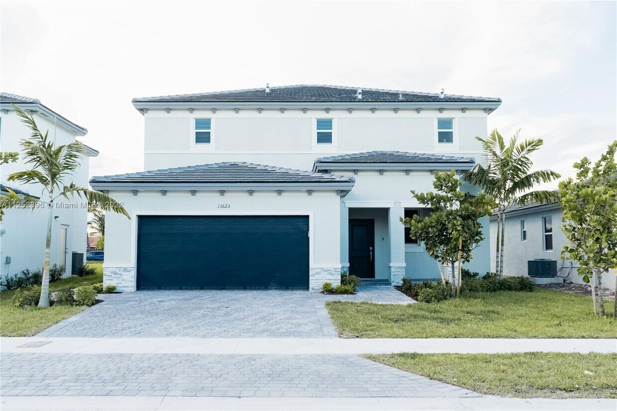 Foto principal - 13623 SW 184th St