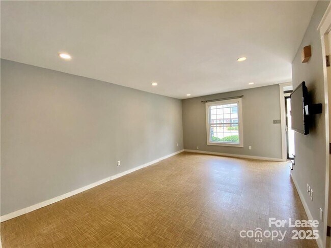 Foto del edificio - 3722 Park Rd