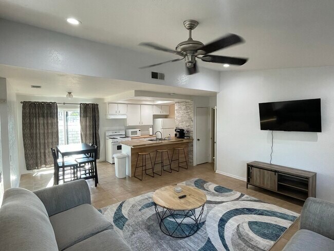 Sala de estar - 1 Lakeview Cir