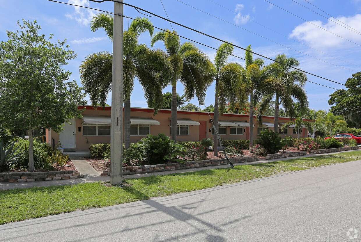 Foto del edificio - 1422 NE 5th Ter