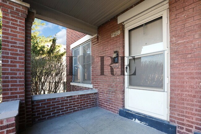 Building Photo - 1257 E Livingston Ave