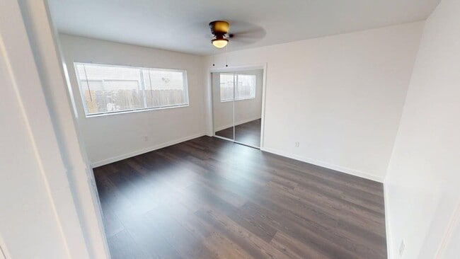 Building Photo - Spacious 2BD/1BA Ground-Floor Unit with Private Yard