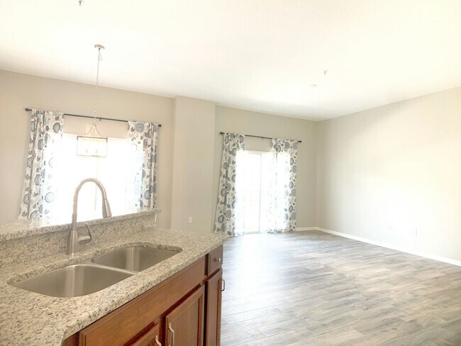 Photo - 6446 S Goldenrod Rd Apartment