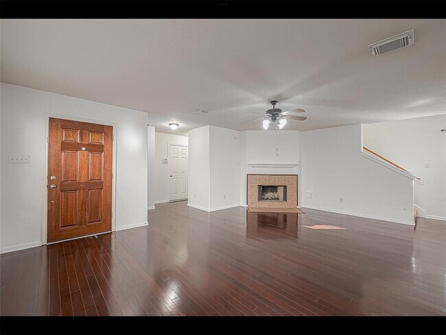 Foto del edificio - 10819 Waterfern Ct