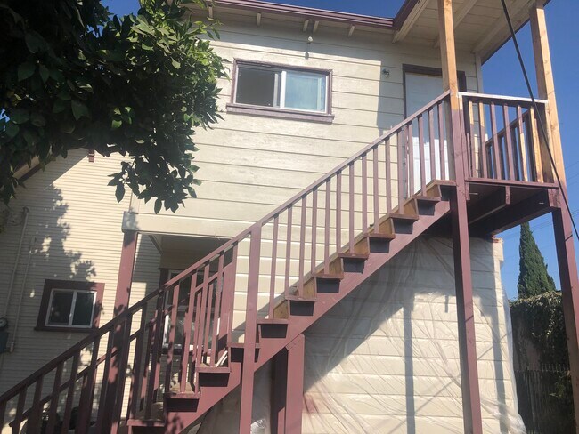 Building Photo - 4719 S Gramercy Pl