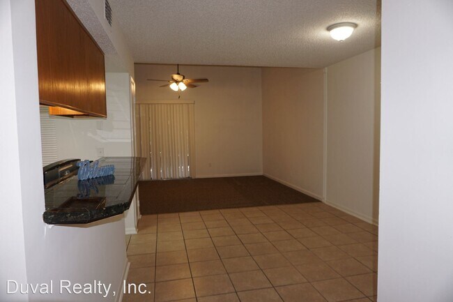 Foto del edificio - 2 br, 2 bath House - 8729 Whispering Pines...