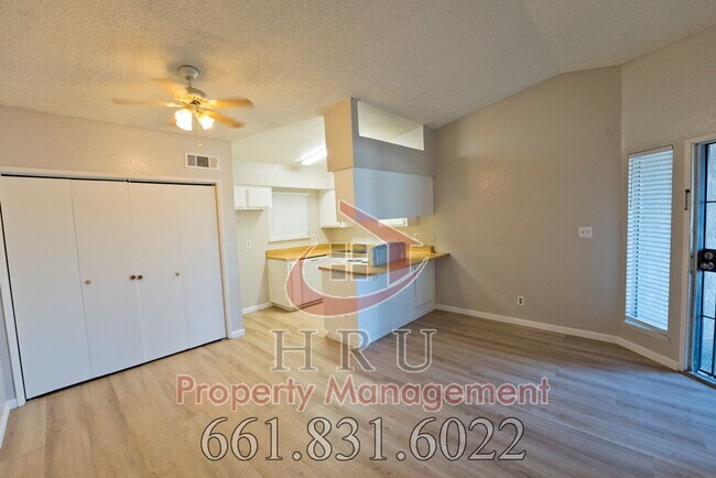 Building Photo - SW  gated community- condo 1bed-1.bath