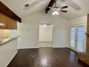 Building Photo - 6451 Woodbeach Dr