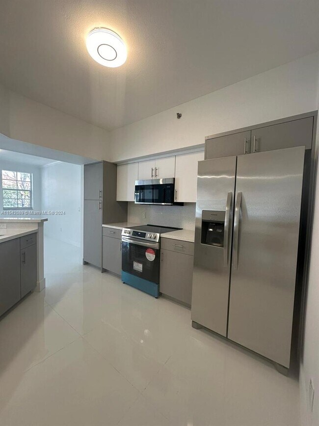 Foto del edificio - 3215 NE 184th St