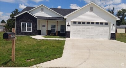 Building Photo - 1739 Savannah Ct