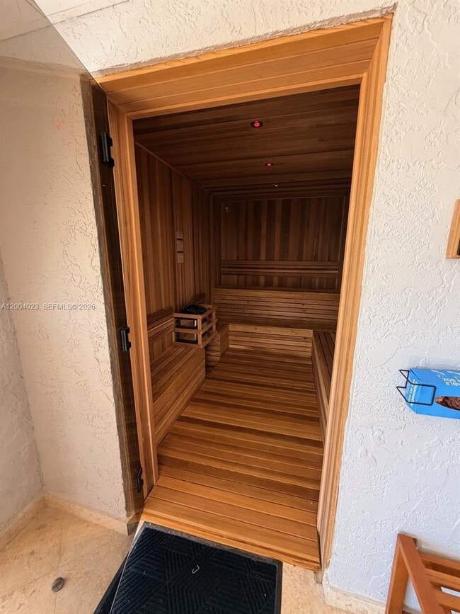 Building Photo - 100 Edgewater Dr