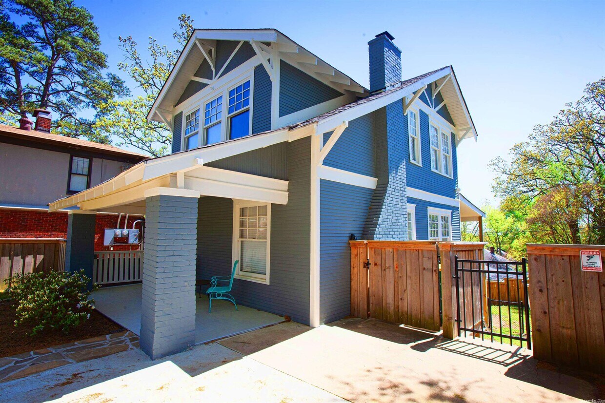 3205 Kavanaugh Blvd Unit B, Little Rock, AR 72205 Room for Rent in