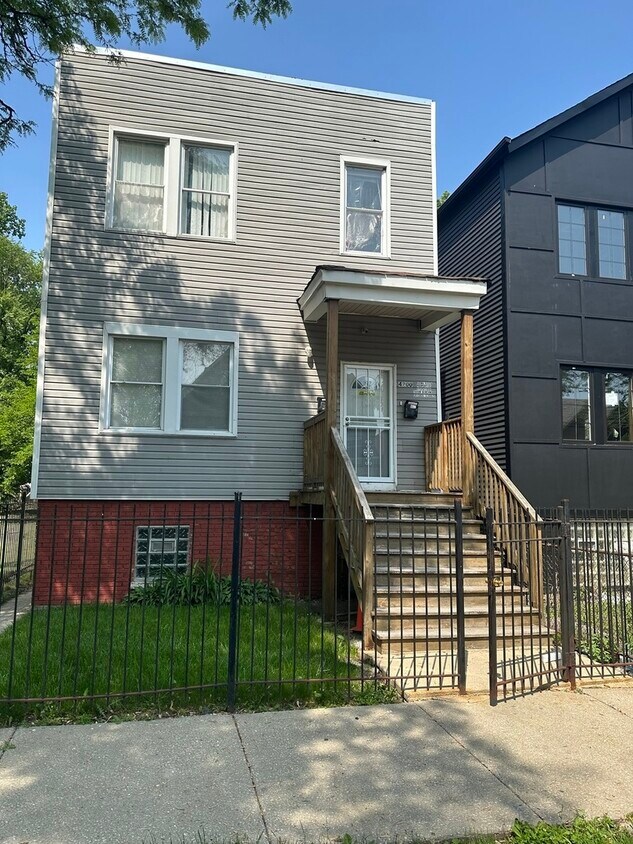 Primary Photo - 4200 S Wells St