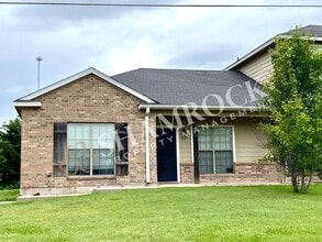 Building Photo - 814 Chambers Creek Cir