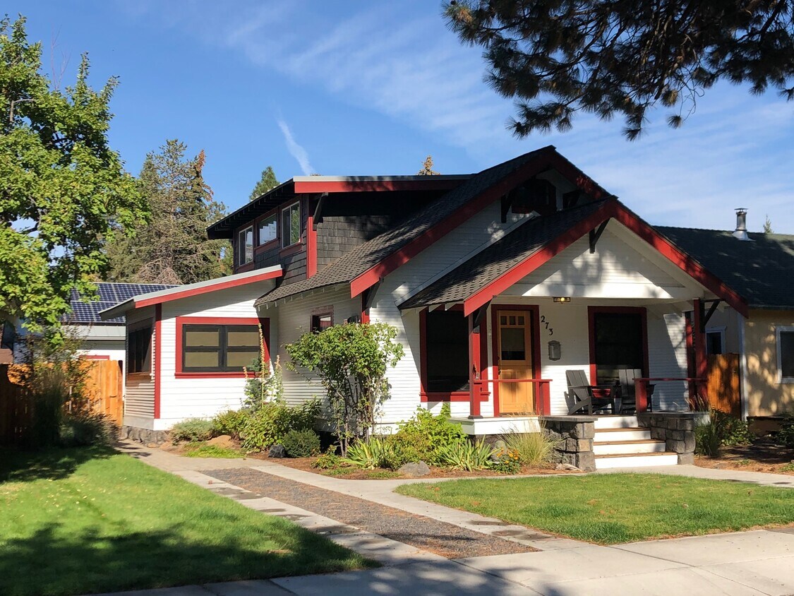 Primary Photo - 273 NW Jefferson Pl
