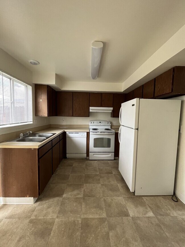 Foto del edificio - 116 W Colby Ln